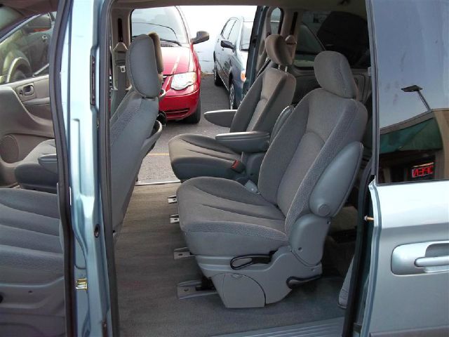 Dodge Caravan 2006 photo 20