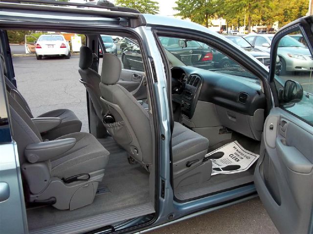 Dodge Caravan 2006 photo 24