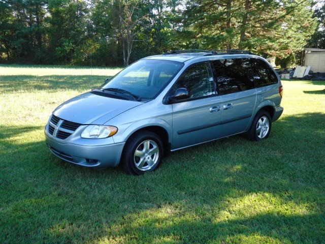 Dodge Caravan 2006 photo 2