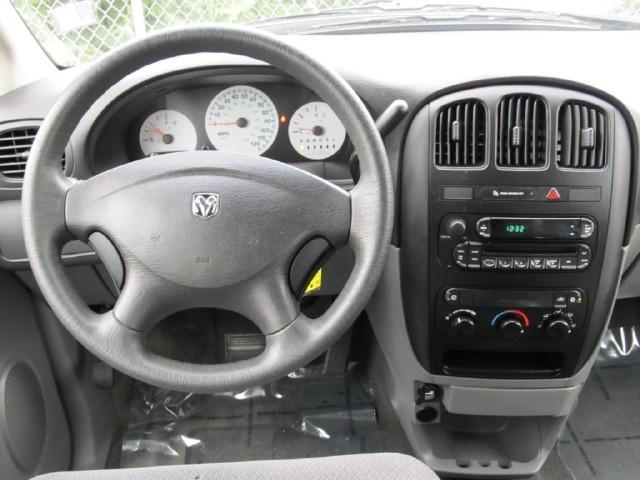 Dodge Caravan 2006 photo 2