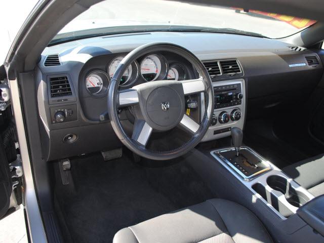 Dodge Challenger 2009 photo 4