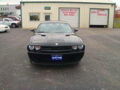 Dodge Challenger SE Coupe