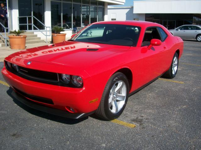 Dodge Challenger 4dr Wgn SE Coupe