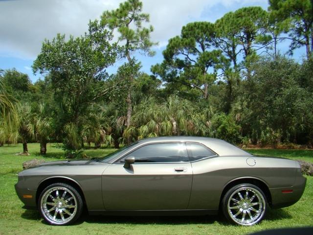 Dodge Challenger 2009 photo 1