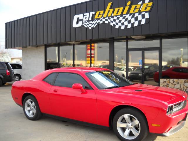 Dodge Challenger SE Coupe