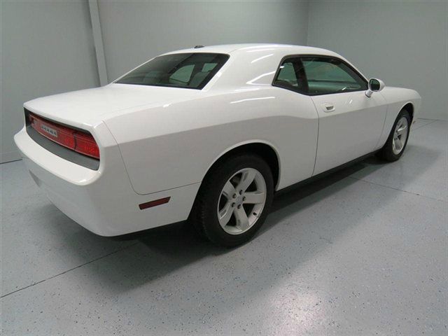 Dodge Challenger 2010 photo 1