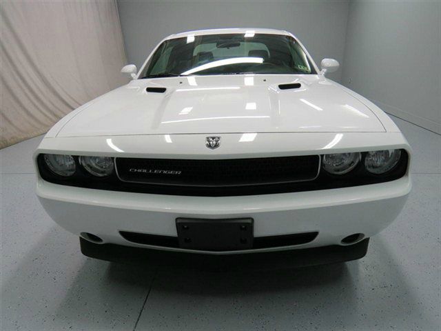 Dodge Challenger 2010 photo 3