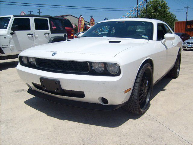 Dodge Challenger 2010 photo 3