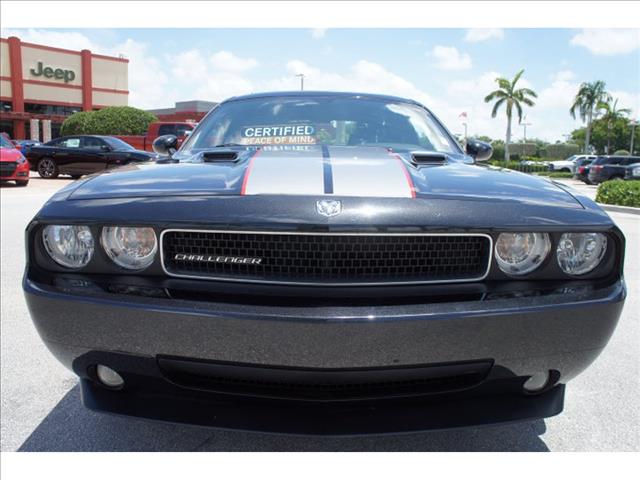 Dodge Challenger 2010 photo 2