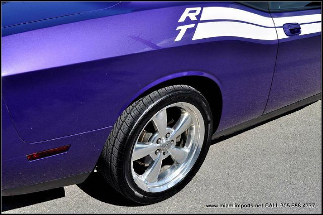 Dodge Challenger 2010 photo 15