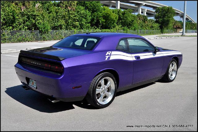 Dodge Challenger 2010 photo 17