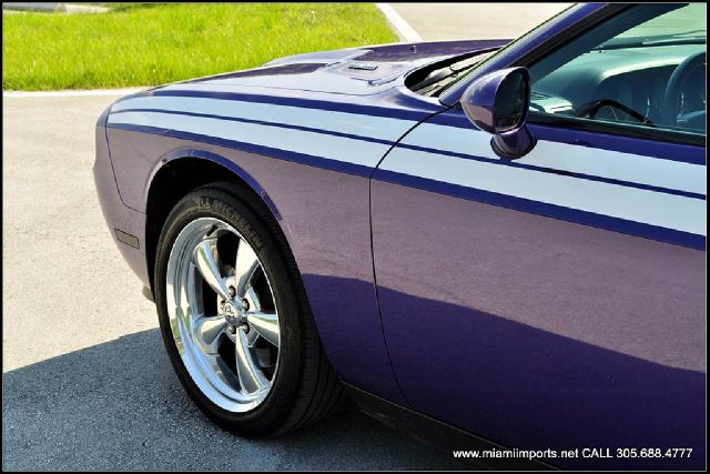 Dodge Challenger 2010 photo 18