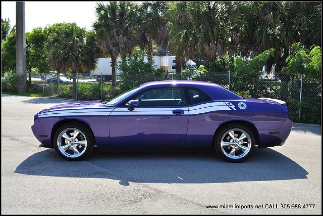 Dodge Challenger 2010 photo 20