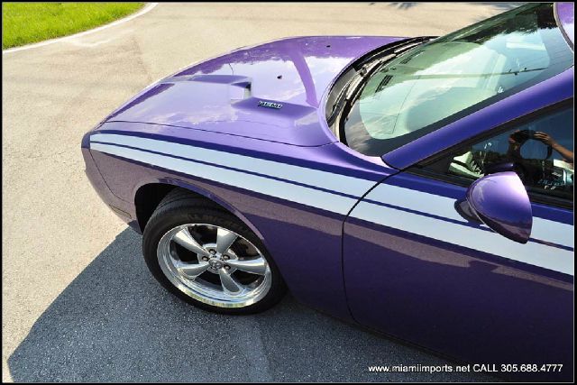 Dodge Challenger 2010 photo 30