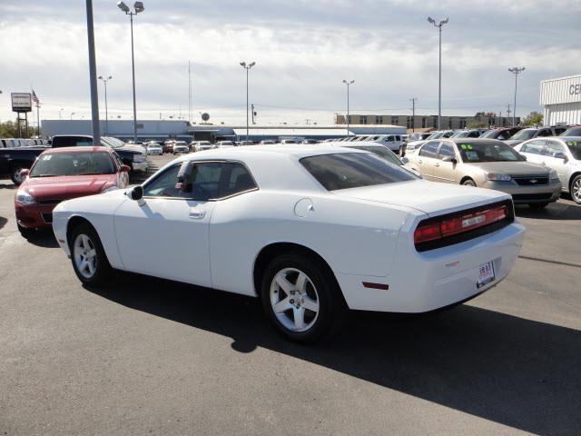 Dodge Challenger 2010 photo 2