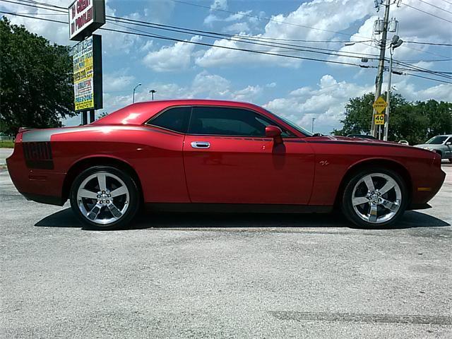 Dodge Challenger 2010 photo 11