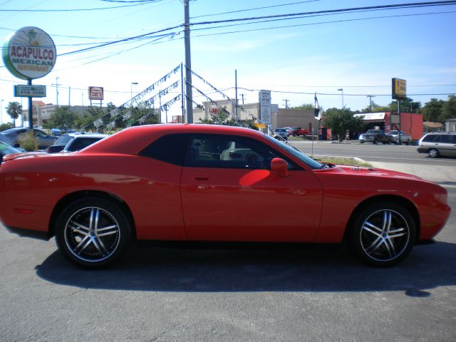 Dodge Challenger 2010 photo 5