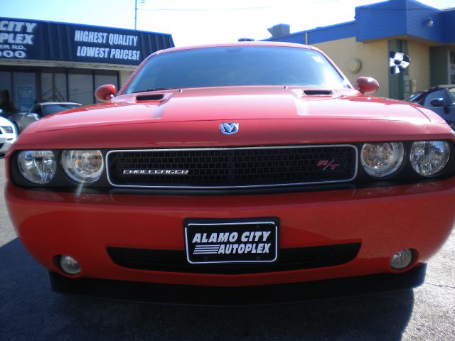 Dodge Challenger 2010 photo 6