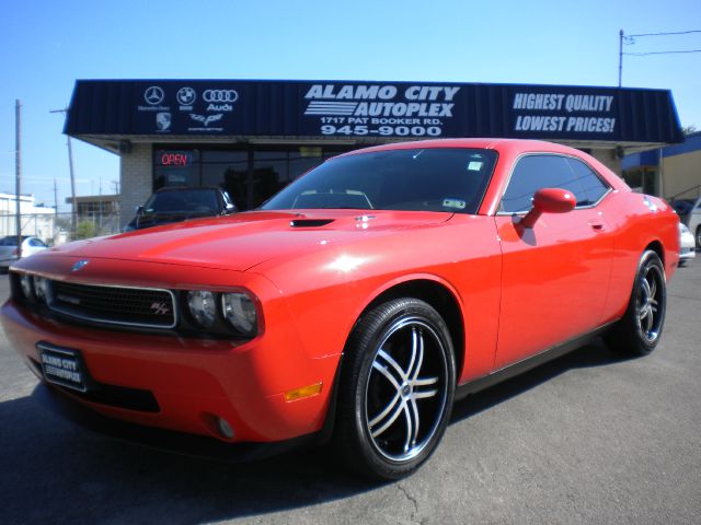 Dodge Challenger 2010 photo 7