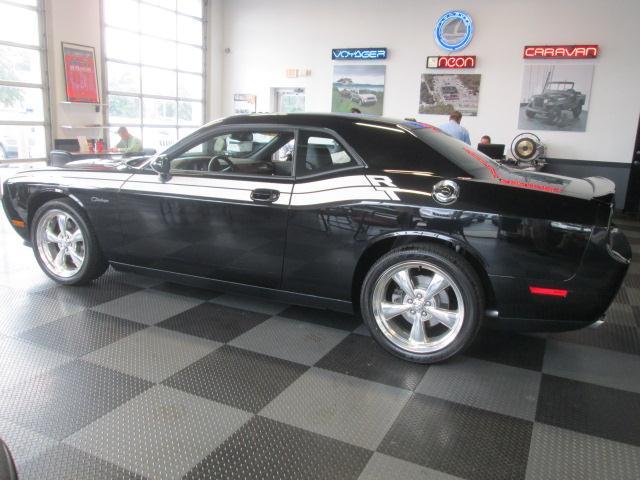 Dodge Challenger 2010 photo 1