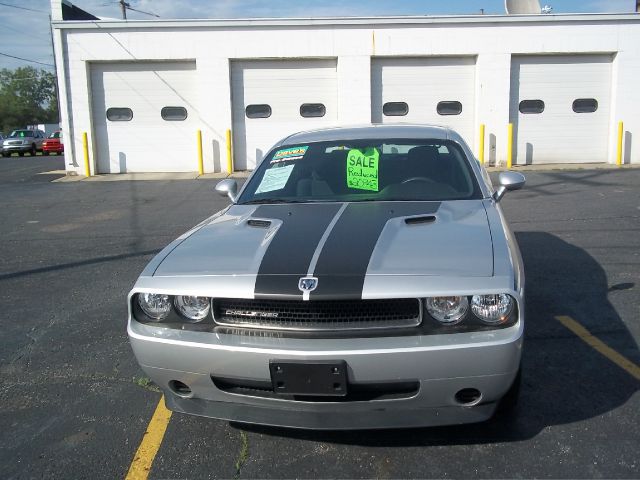 Dodge Challenger 2010 photo 11