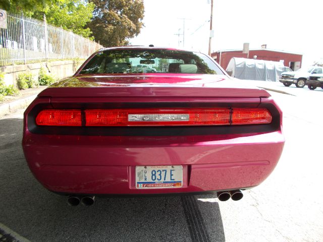 Dodge Challenger 2010 photo 7