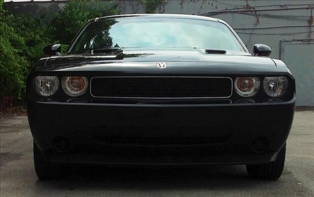 Dodge Challenger SE Coupe