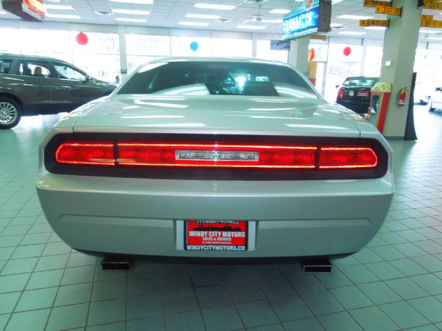 Dodge Challenger 2010 photo 1