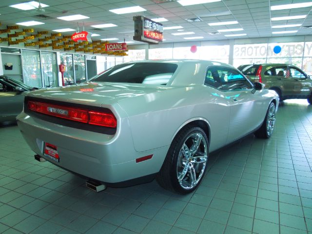 Dodge Challenger 2010 photo 3