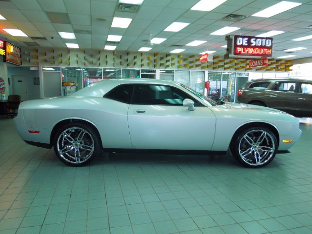 Dodge Challenger 2010 photo 4