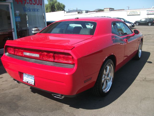 Dodge Challenger 2010 photo 2