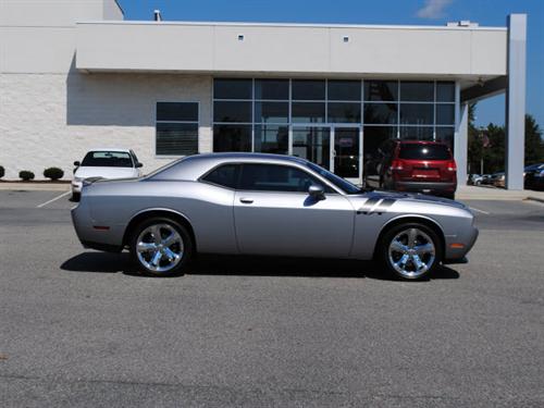 Dodge Challenger 2011 photo 2