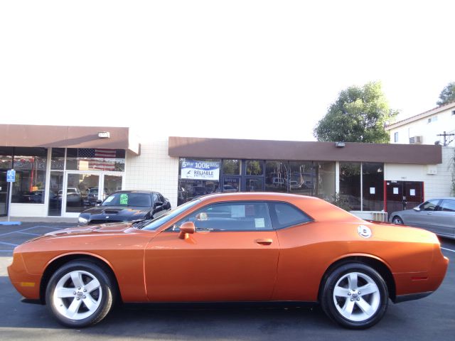 Dodge Challenger 2011 photo 2