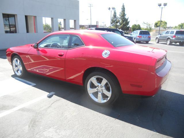 Dodge Challenger 2011 photo 4