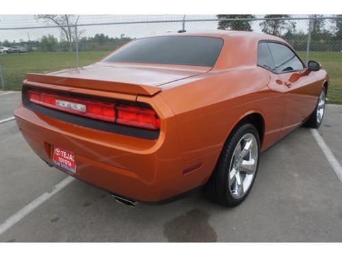 Dodge Challenger 2011 photo 2