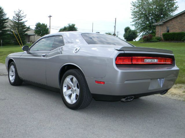 Dodge Challenger 2011 photo 28