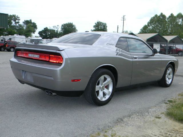 Dodge Challenger 2011 photo 30