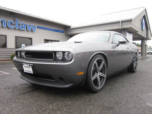 Dodge Challenger SE Coupe