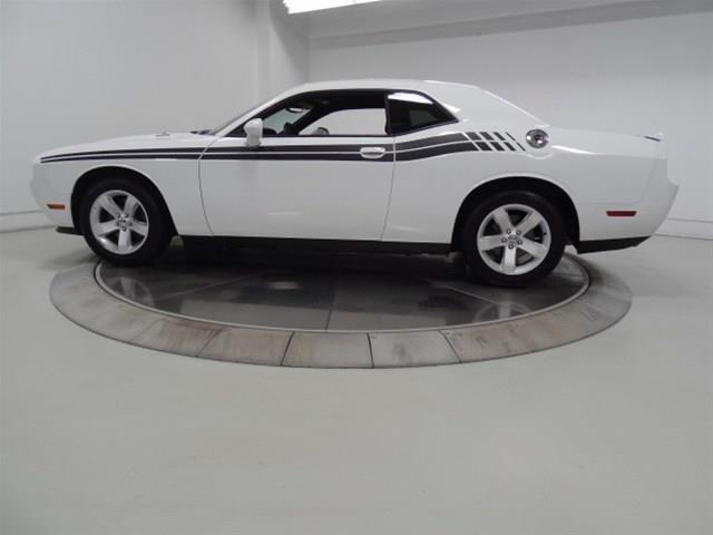 Dodge Challenger 2011 photo 2