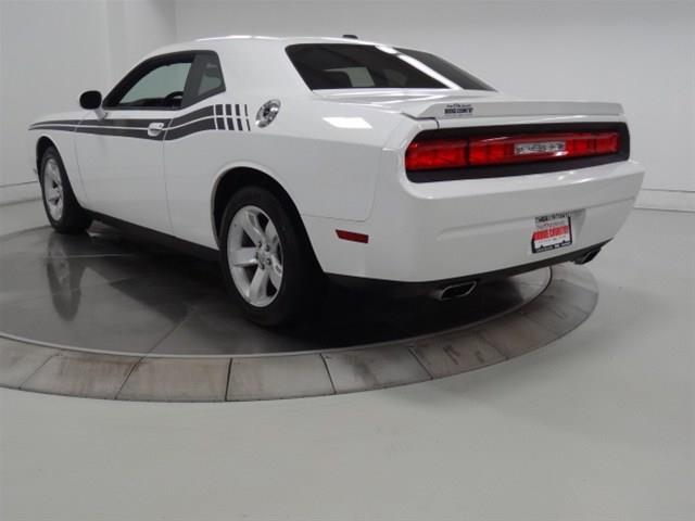 Dodge Challenger 2011 photo 23