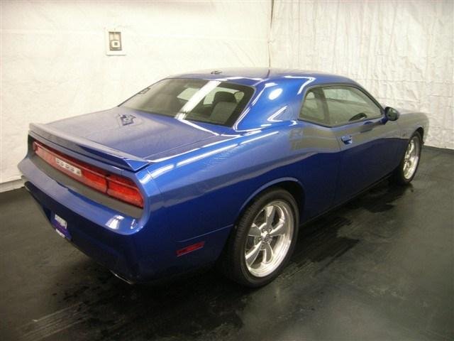 Dodge Challenger 2012 photo 2