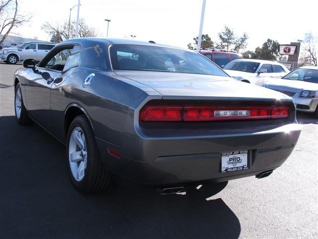 Dodge Challenger 2012 photo 3