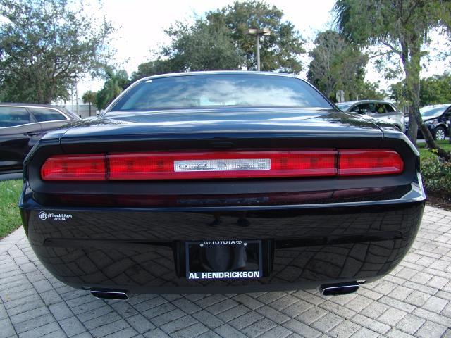 Dodge Challenger 2012 photo 4