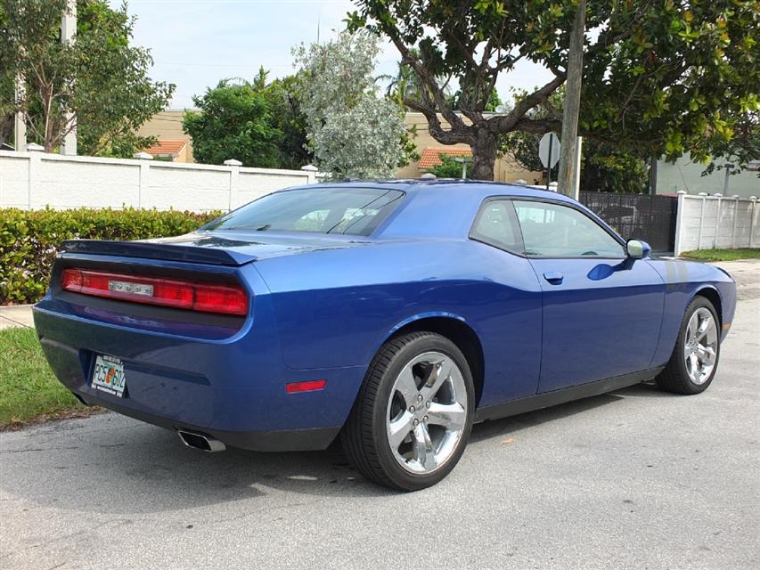 Dodge Challenger 2012 photo 4