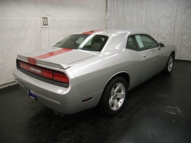 Dodge Challenger 2012 photo 2