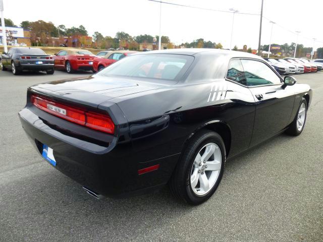 Dodge Challenger 2012 photo 3