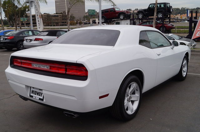 Dodge Challenger 2012 photo 3