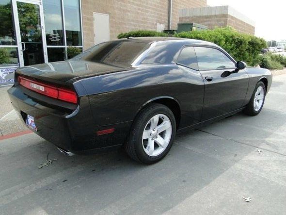 Dodge Challenger 2012 photo 17