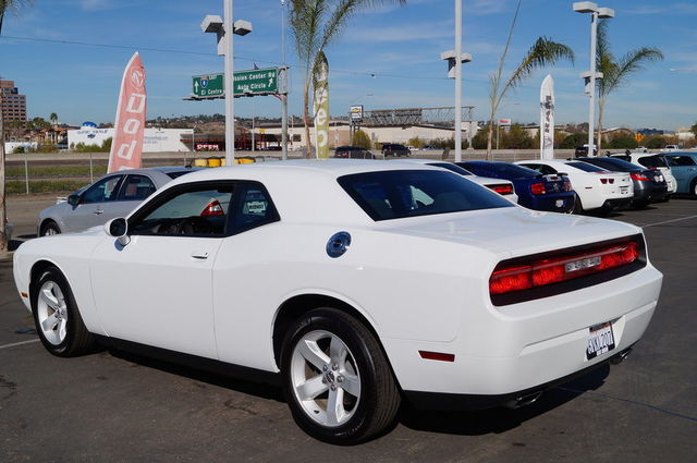 Dodge Challenger 2012 photo 3