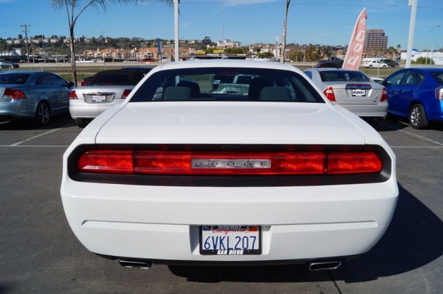 Dodge Challenger 2012 photo 4